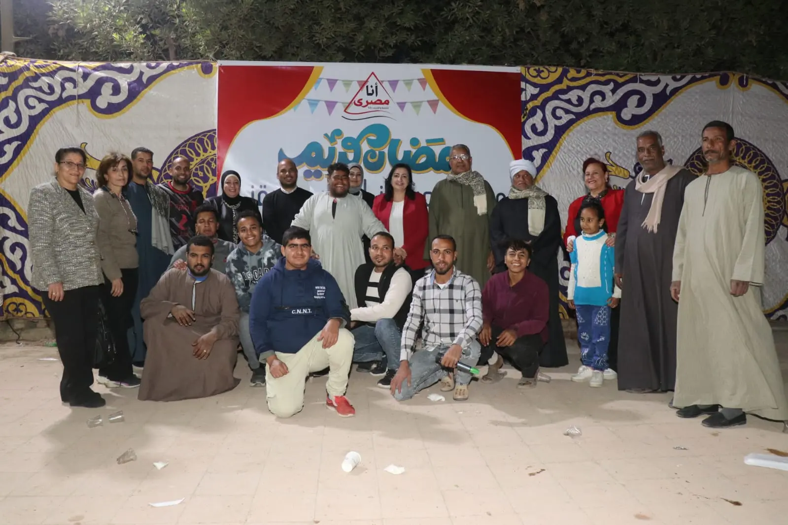 إفطار للمرأة الصعيدية بقرية الطويرات في قنا احتفالًا بيومها العالمي - 1000451993