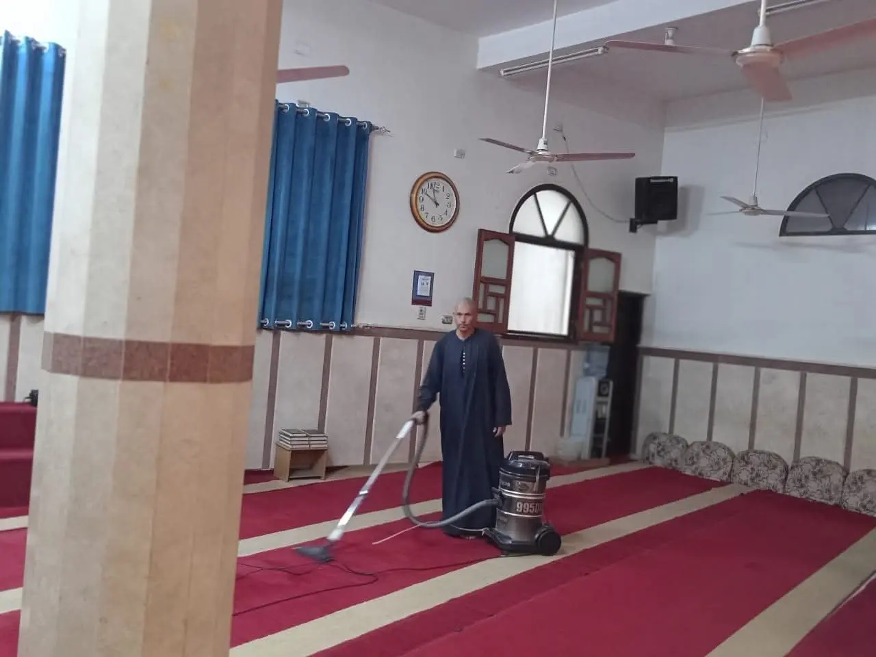 وزارة الأوقاف: تجديد حملة النظافة الشاملة بالمساجد لاستقبال المعتكفين - 1000452138