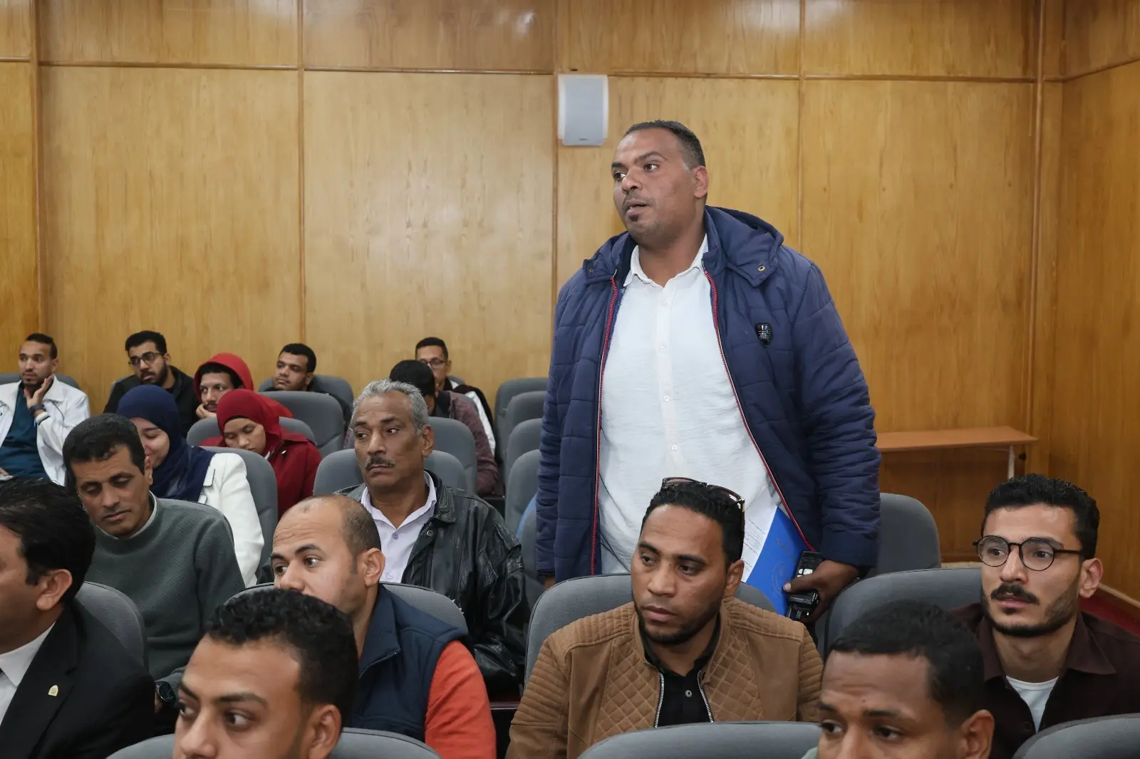 رئيس جامعة قنا يستعرض خطة التحول الرقمي الشامل للخدمات بالمستشفيات الجامعية - 1000452167