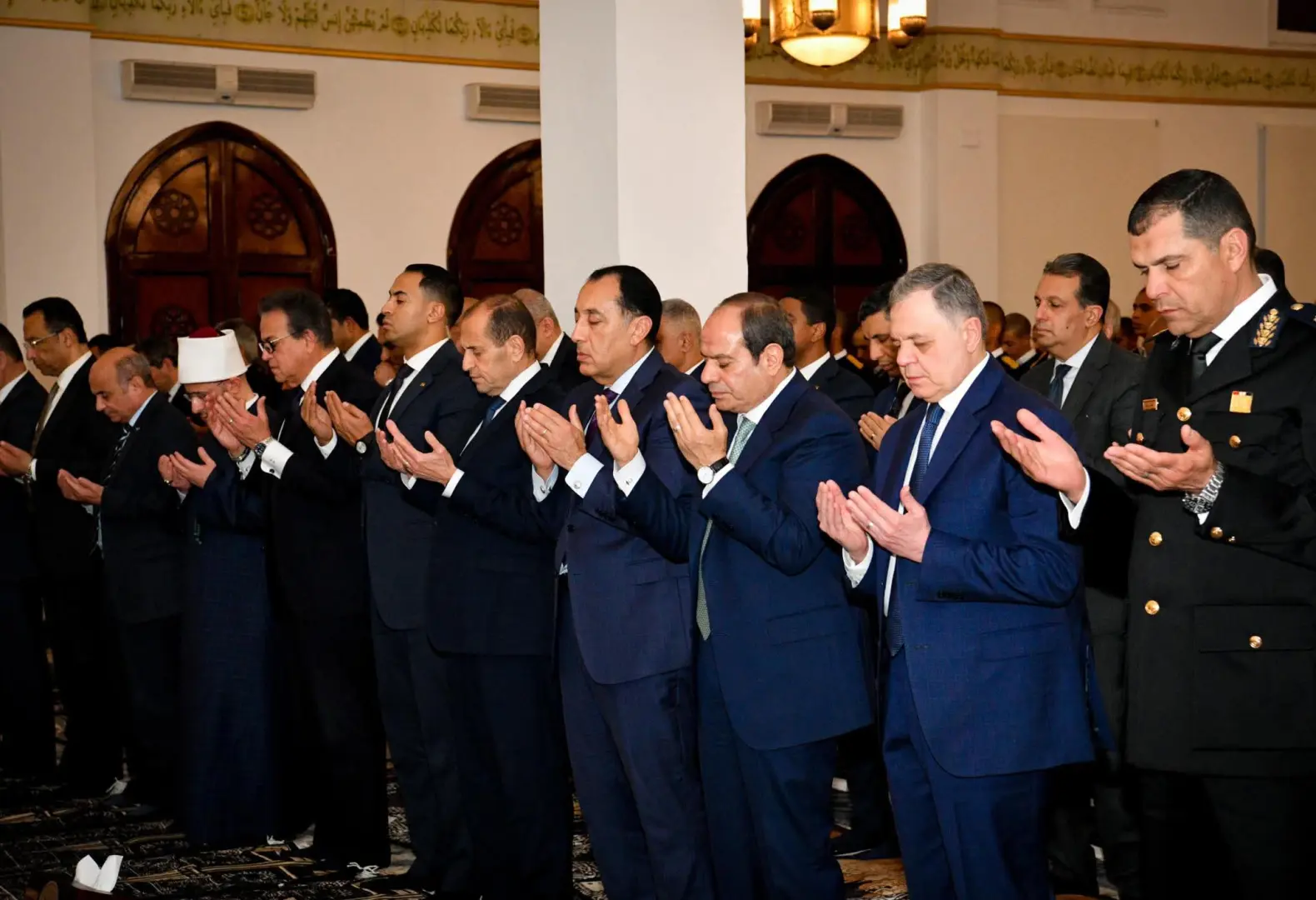 الرئيس السيسي في إفطار أكاديمية الشرطة: المنطقة تمر بظروف صعبة وعلينا التماسك لعبور الأزمة - 1000452216