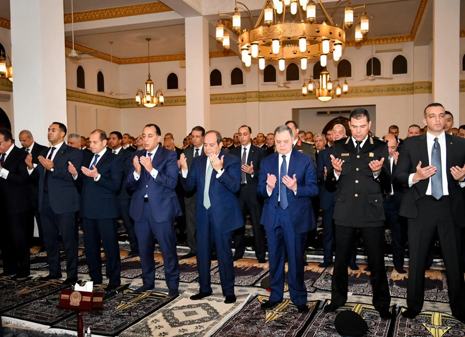 الرئيس السيسي في إفطار أكاديمية الشرطة: المنطقة تمر بظروف صعبة وعلينا التماسك لعبور الأزمة - 1000452217