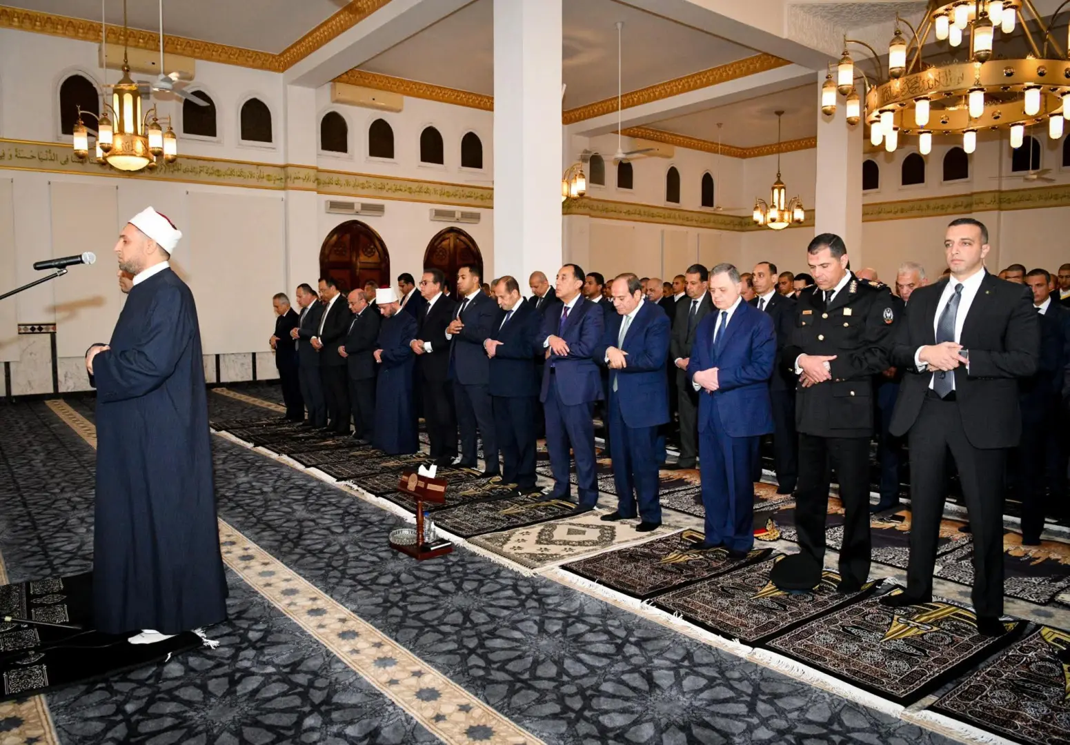 الرئيس السيسي في إفطار أكاديمية الشرطة: المنطقة تمر بظروف صعبة وعلينا التماسك لعبور الأزمة - 1000452220