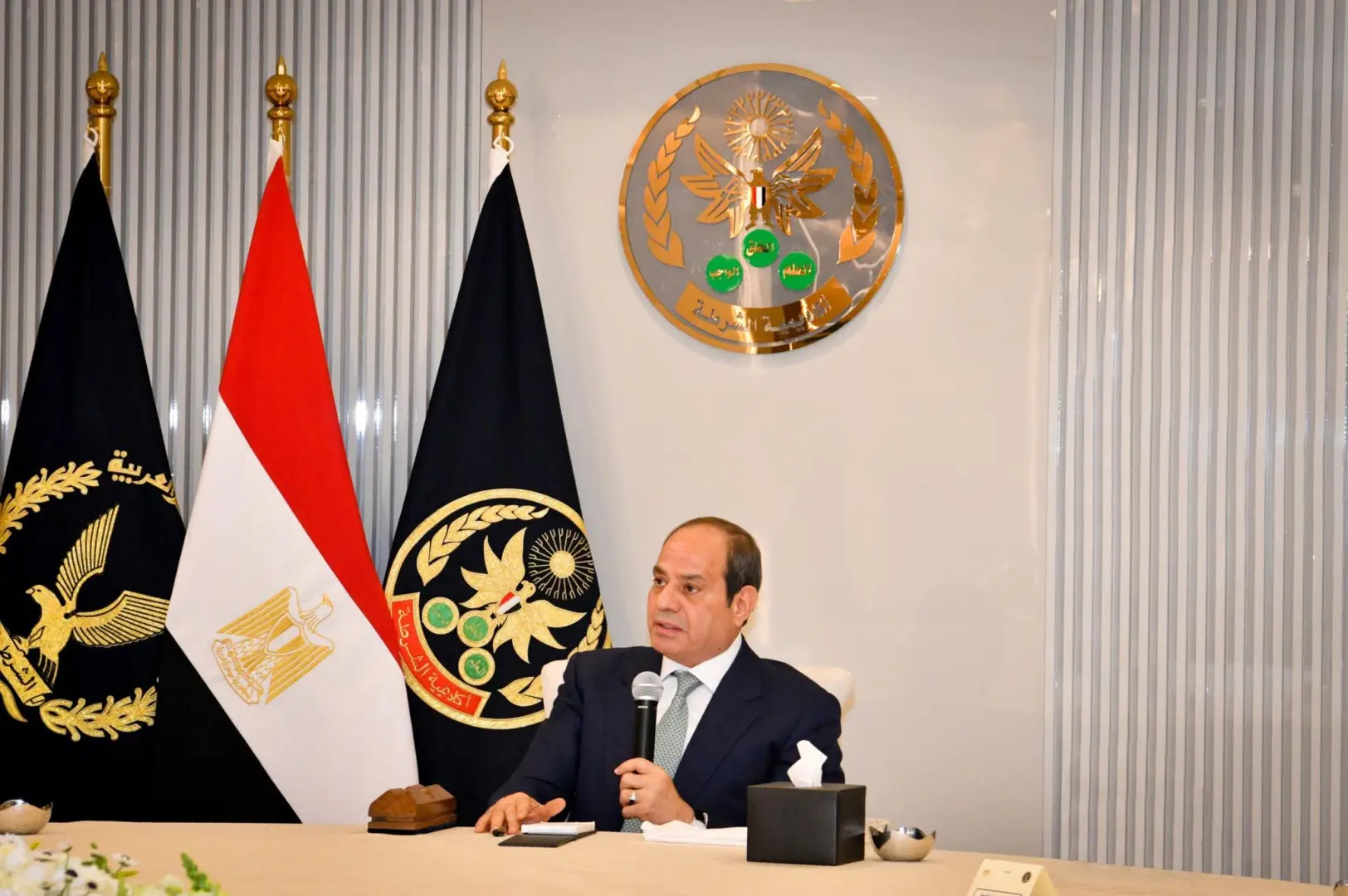 الرئيس السيسي في إفطار أكاديمية الشرطة: المنطقة تمر بظروف صعبة وعلينا التماسك لعبور الأزمة