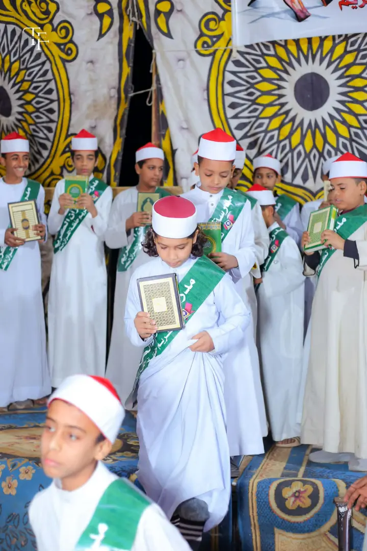 تكريم 100 من حفظة القرآن في مسابقة رمضانية بقرية ساحل دراو بنقادة - 1000452299
