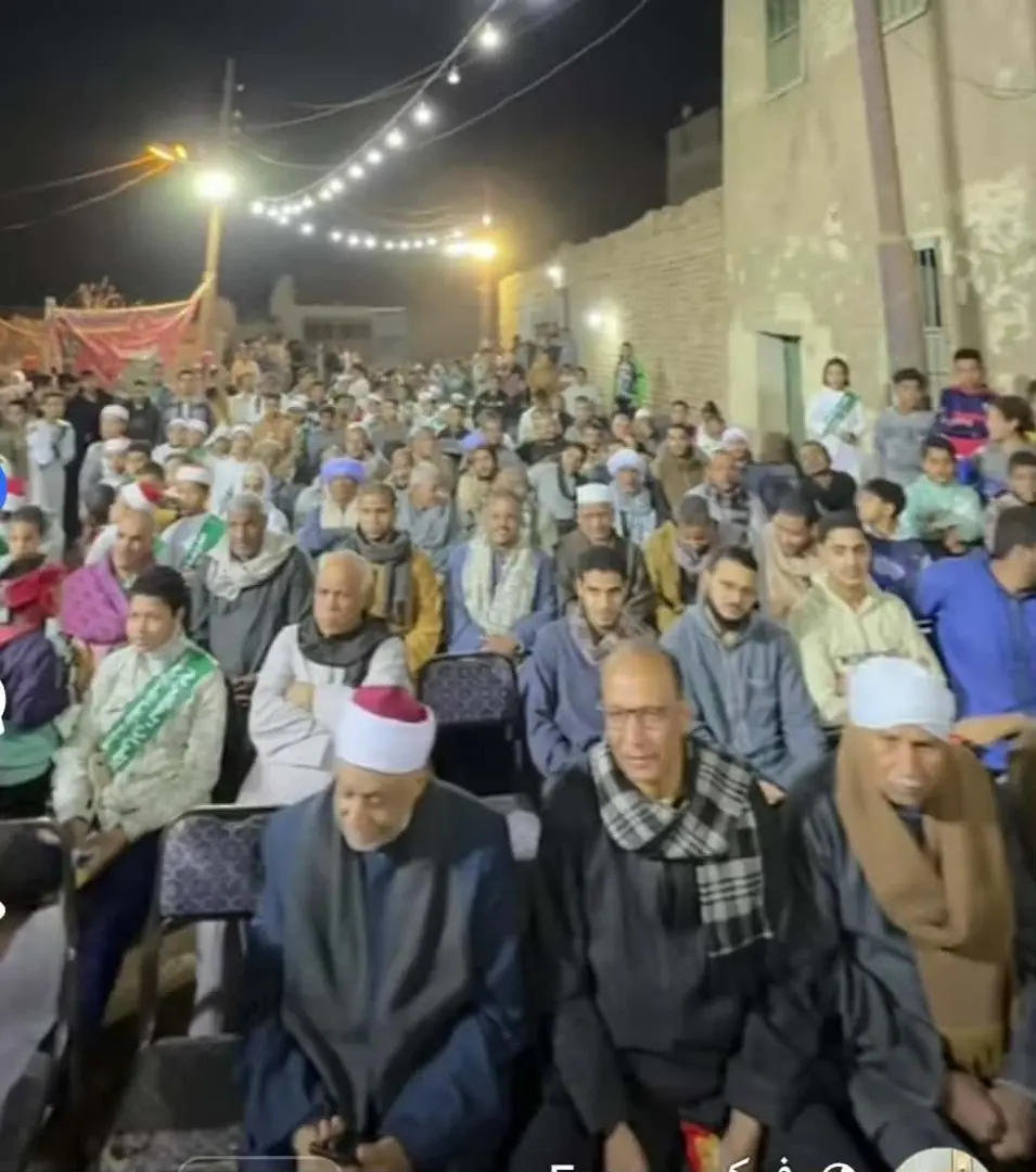 تكريم 100 من حفظة القرآن في مسابقة رمضانية بقرية ساحل دراو بنقادة - 1000452313