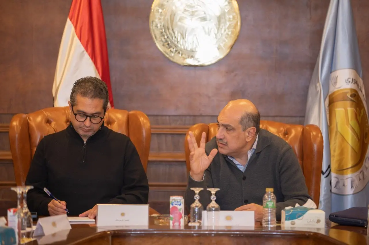 الهيئة البرلمانية لحزب الشعب الجمهوري بـ«الشيوخ» تناقش خطة العمل المستقبلية - 1000453954