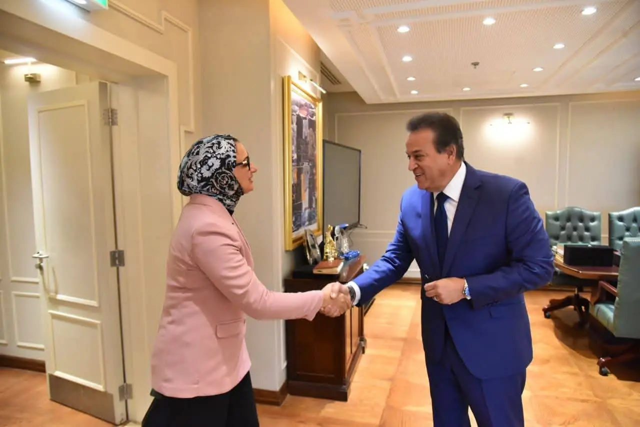 وزير الصحة يستقبل محافظ الوادي الجديد لمتابعة المشروعات الصحية الجارية - 1000454652