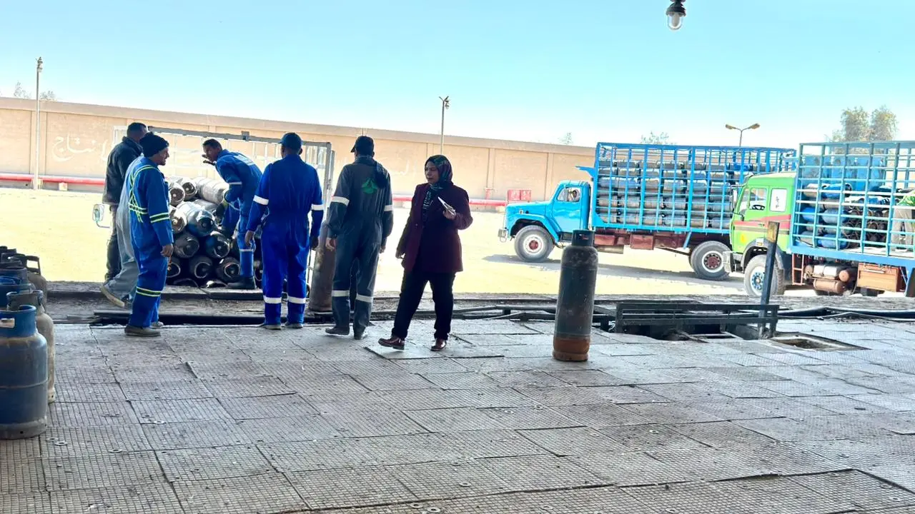 15 محضرًا في حملة مفاجئة للتموين على مصانع ومستودعات البوتاجاز بقنا - 1000457748