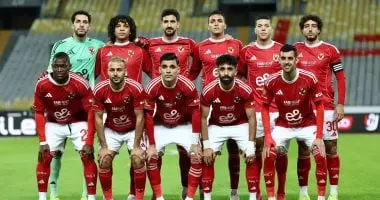 الأهلى يقرر خصم 30% من عقود لاعبيه