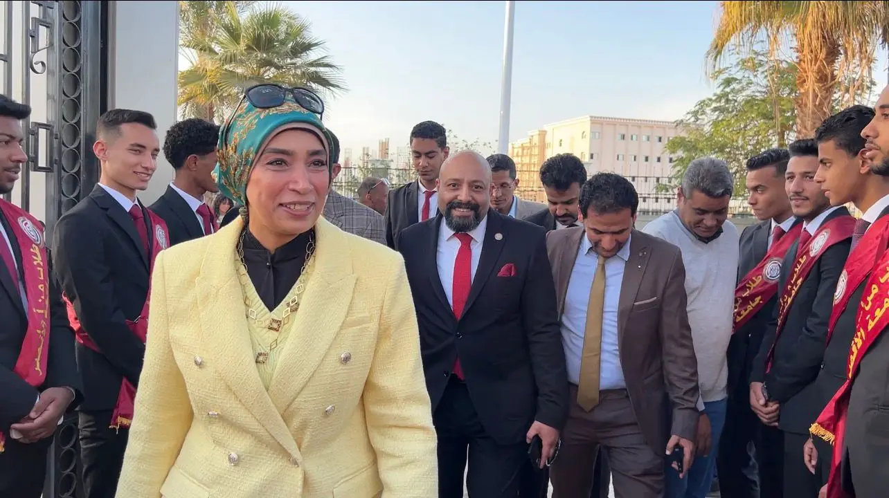 جامعتي الأقصر الحكومية  والأهلية وأسرة طلاب من أجل مصر ينظمون أكبر إفطار رمضاني بالمحافظة - 1000460538
