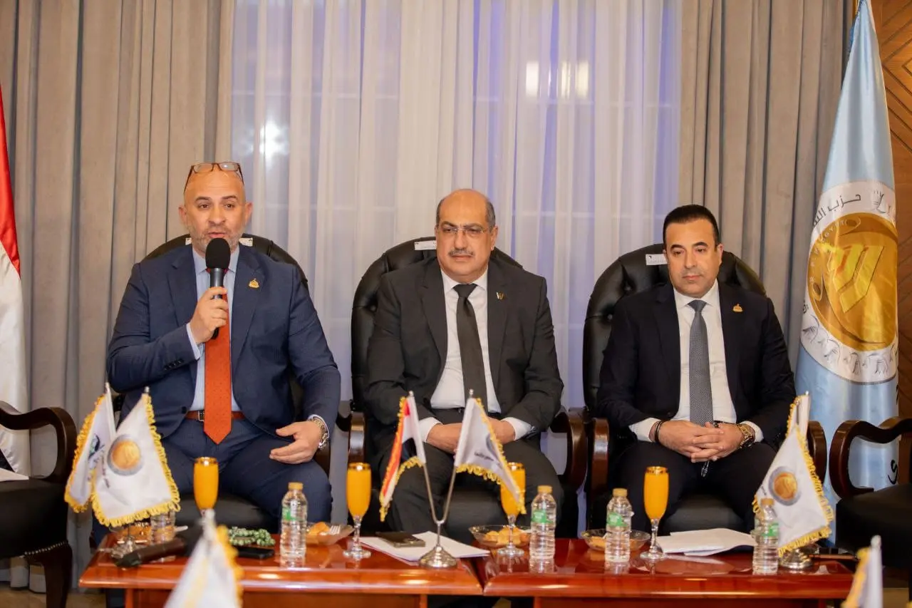 حزب الشعب الجمهوري يناقش مشروع قانون حماية الطفل من المؤثر الرقمي - 1000460964