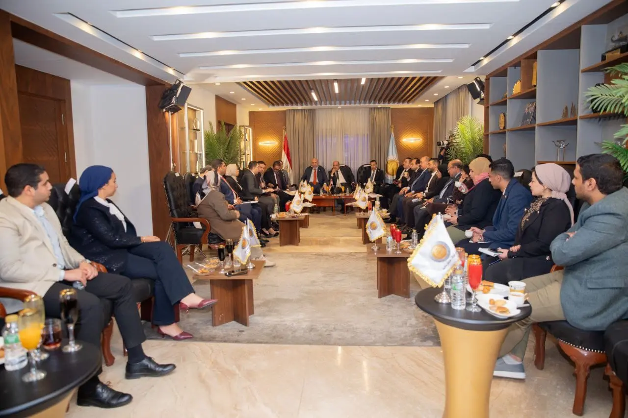 حزب الشعب الجمهوري يناقش مشروع قانون حماية الطفل من المؤثر الرقمي
