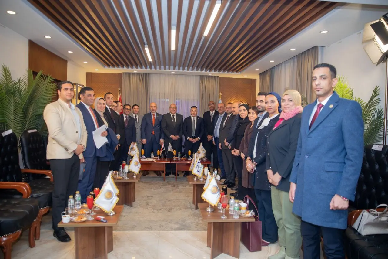 حزب الشعب الجمهوري يناقش مشروع قانون حماية الطفل من المؤثر الرقمي - 1000461021