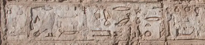 الكشف عن 13 ألف أوستراكا جديدة بموقع أتريبس الأثري بمحافظة سوهاج - 1000461379