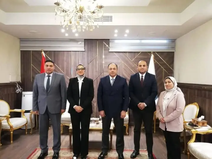 رئيس هيئة تنمية الصعيد يستقبل محافظ الوادي الجديد لبحث دعم المشروعات التنموية بالمحافظة - 1000461411 1
