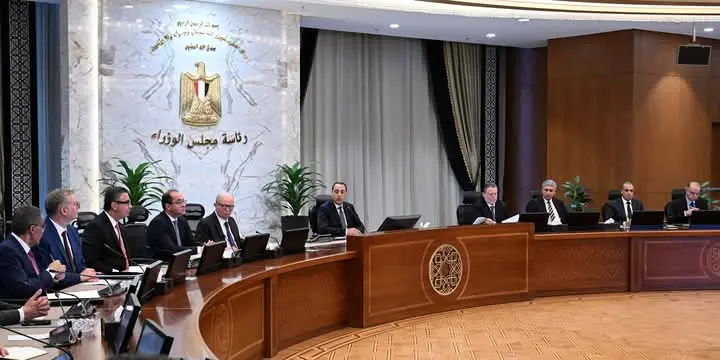 رئيس الوزراء يترأس اجتماع لجنة إدارة الأزمات المركزية