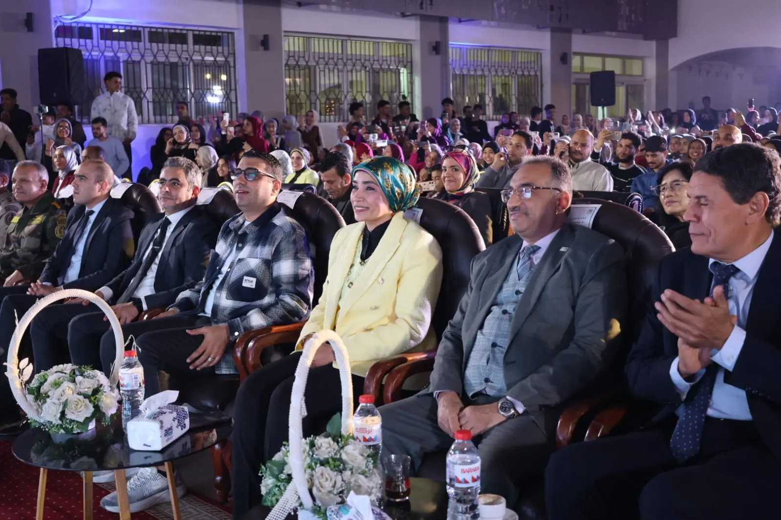 جامعتي الأقصر الحكومية  والأهلية وأسرة طلاب من أجل مصر ينظمون أكبر إفطار رمضاني بالمحافظة - 1000462157