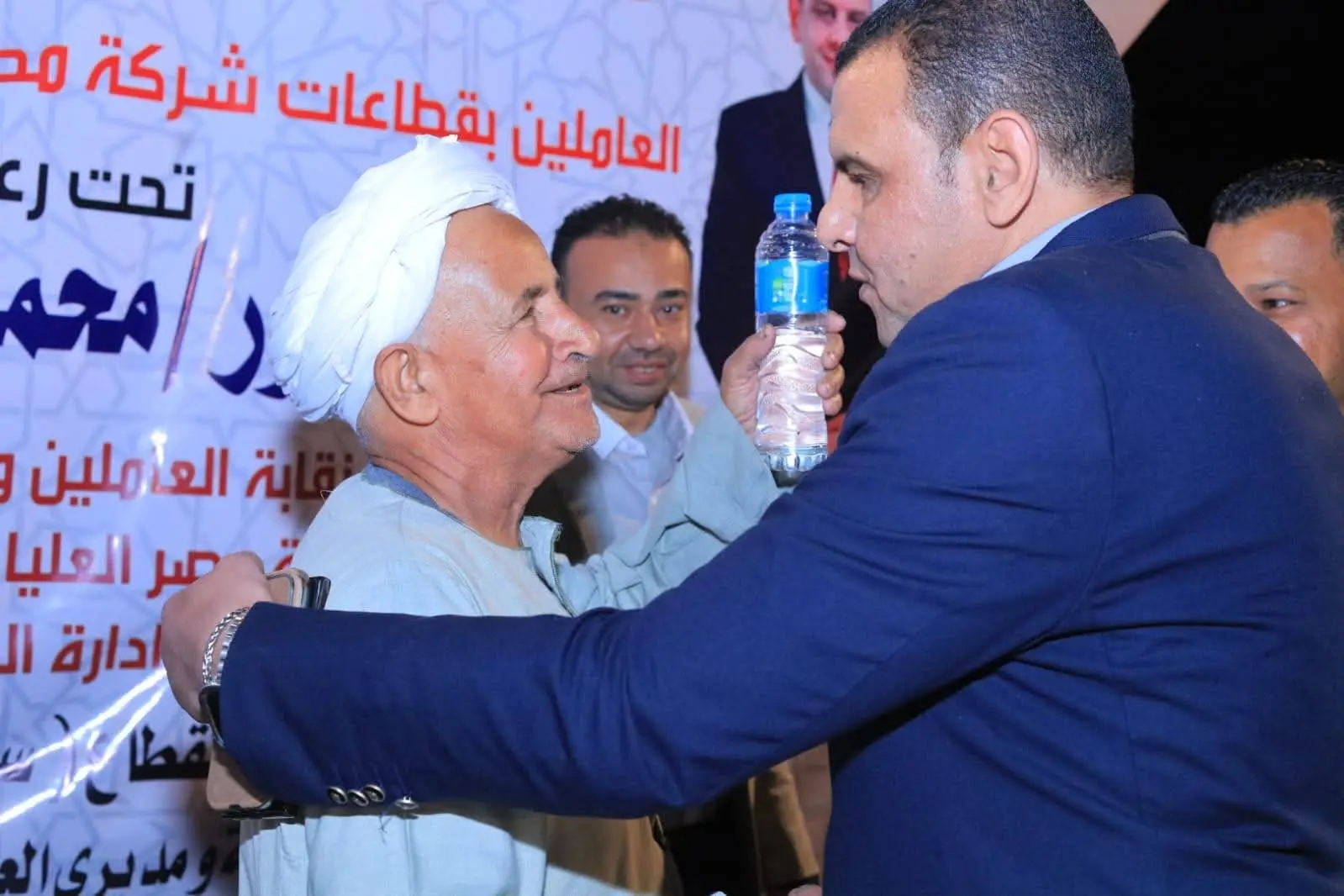 حفل إفطار جماعي وتكريم المتميزين بقطاعات مصر العليا لتوزيع الكهرباء - 1000465866