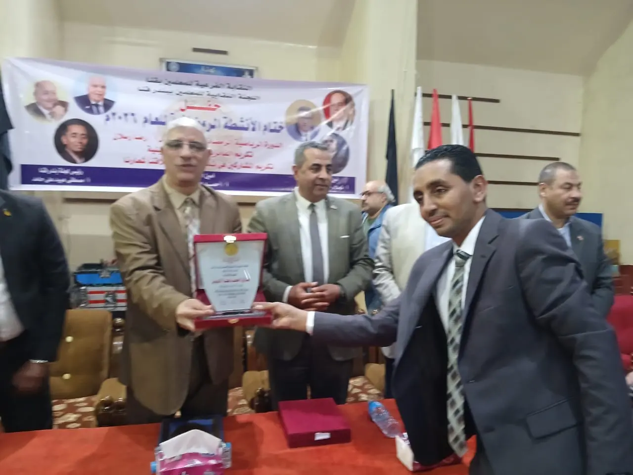 وكيل تعليم قنا يشهد ختام الأنشطة الرمضانية ويكرم الفرق الفائزة
