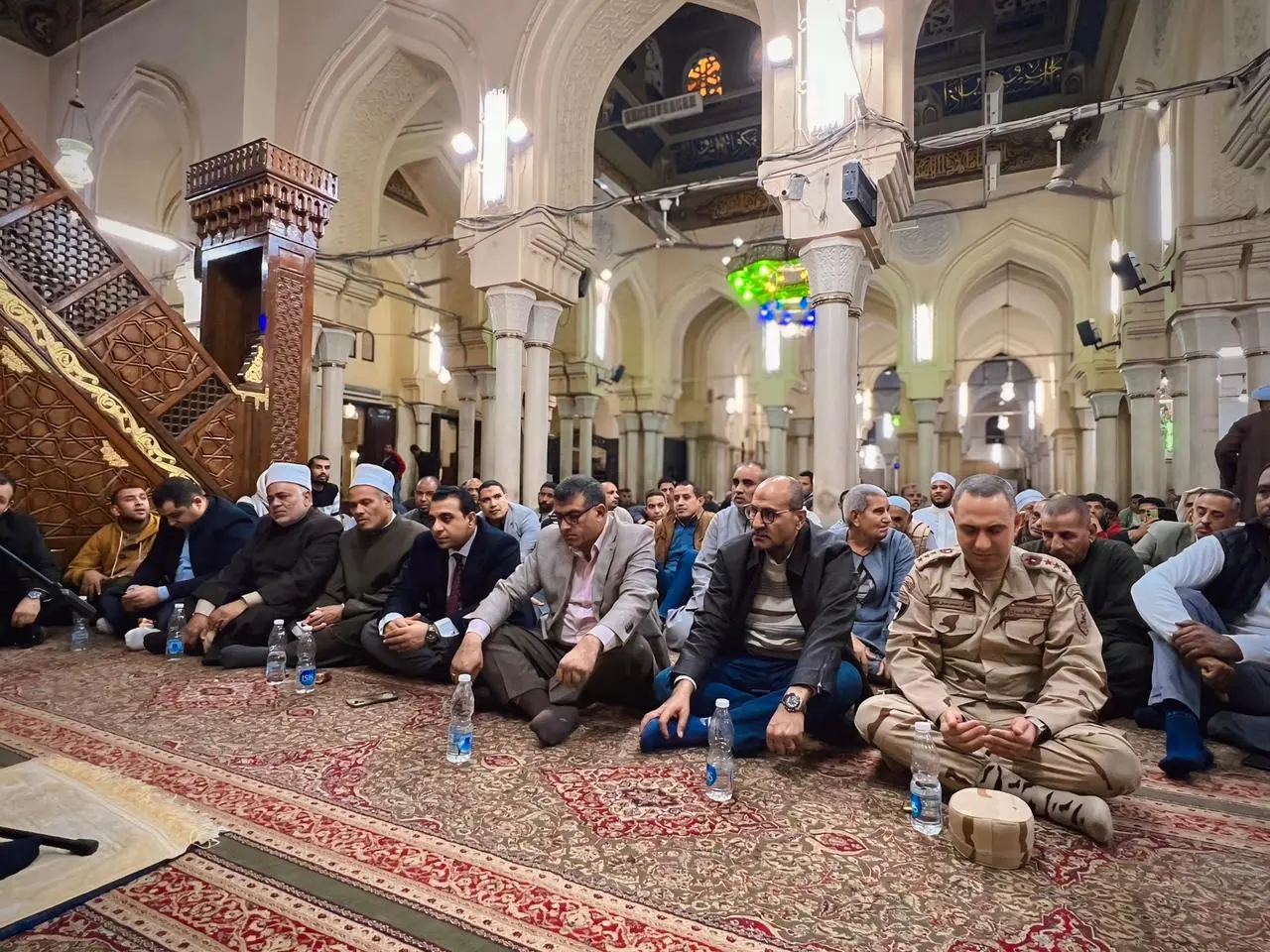 محافظ قنا يشهد احتفالية مديرية الأوقاف بليلة القدر - 1000473708