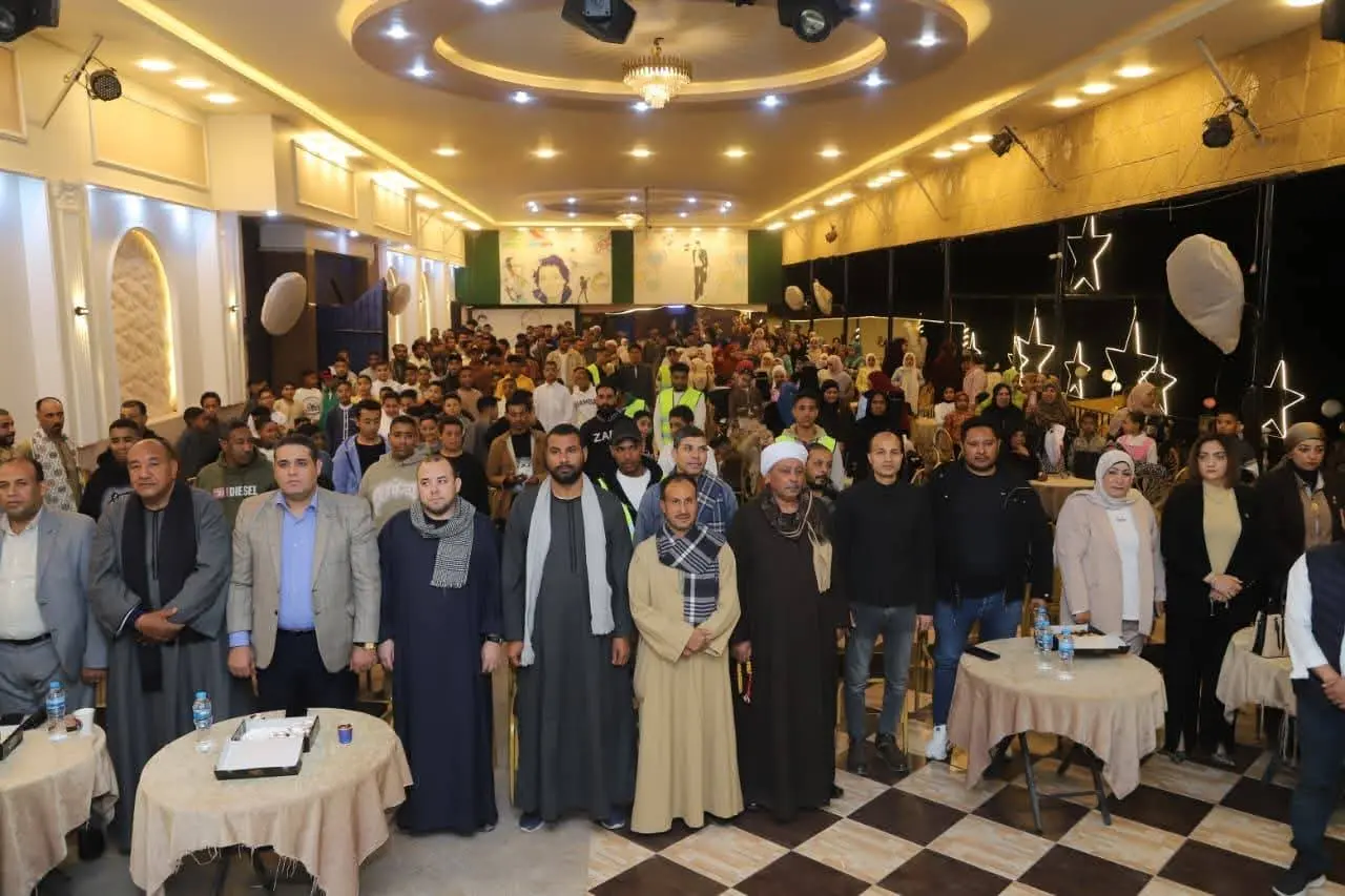 "الشعب الجمهوري" يكرم 100 من حفظة القرآن الكريم في احتفالية رمضانية بنجع حمادي - 1000478742