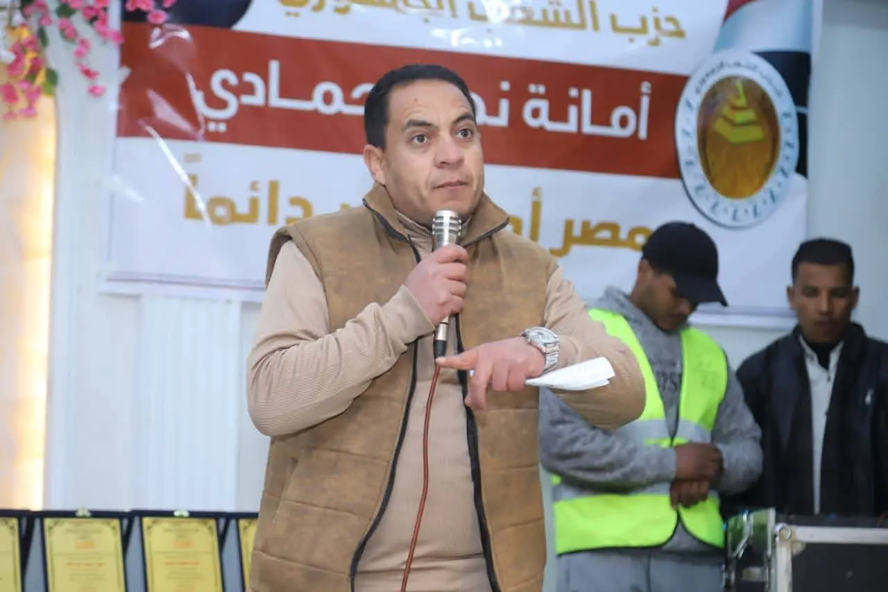 "الشعب الجمهوري" يكرم 100 من حفظة القرآن الكريم في احتفالية رمضانية بنجع حمادي - 1000478749