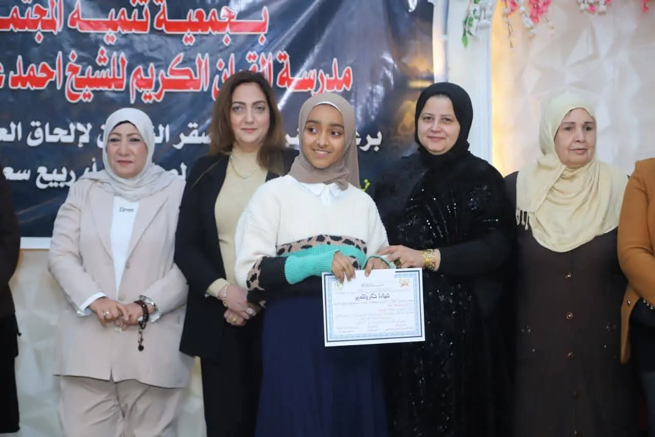 "الشعب الجمهوري" يكرم 100 من حفظة القرآن الكريم في احتفالية رمضانية بنجع حمادي - 1000478769