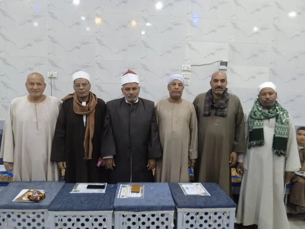 تكريم 135 من حفظة القرآن الكريم في احتفالية كبرى بقرية الحرزات بنقادة - 1000479689