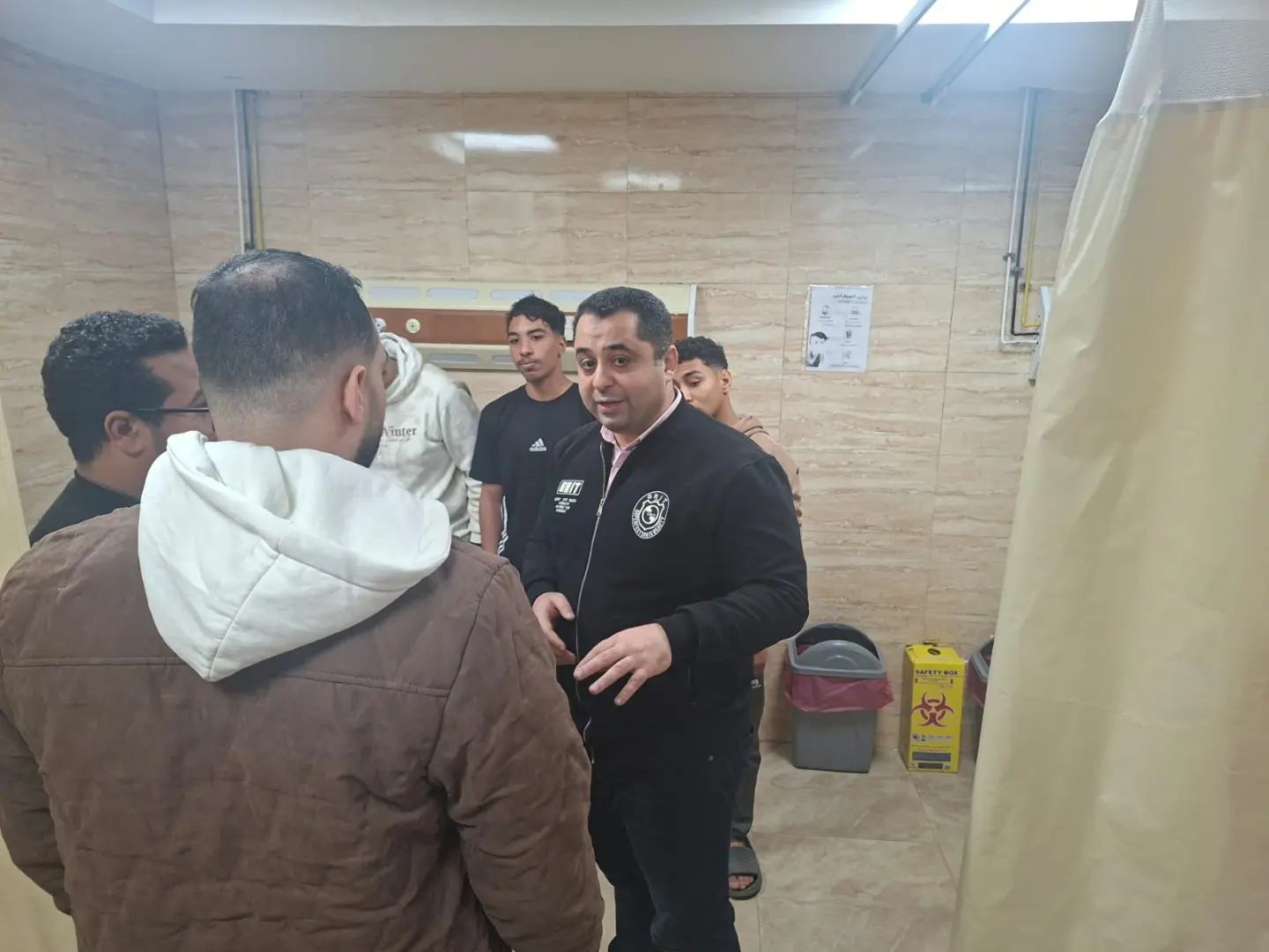 وكيل صحة قنا يفاجئ مستشفى أبوتشت المركزي بجولة مسائية لمتابعة جاهزية الخدمات خلال عيد الفطر - 1000479908