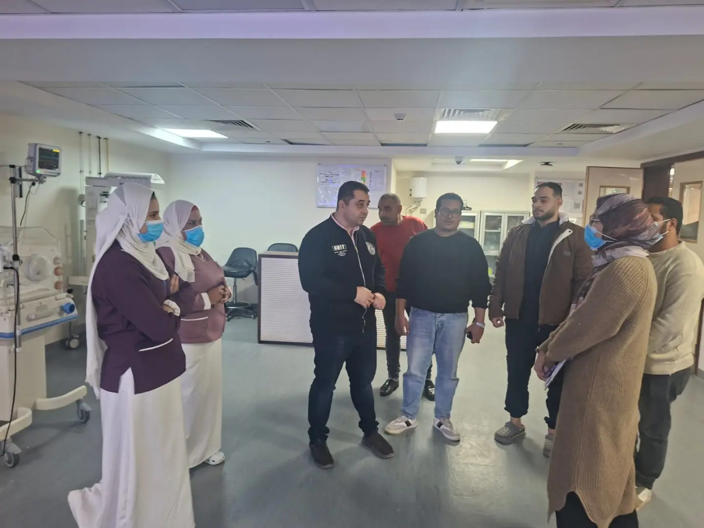 وكيل صحة قنا يفاجئ مستشفى أبوتشت المركزي بجولة مسائية لمتابعة جاهزية الخدمات خلال عيد الفطر - 1000479909