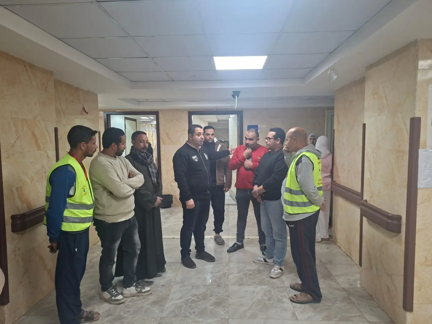 وكيل صحة قنا يفاجئ مستشفى أبوتشت المركزي بجولة مسائية لمتابعة جاهزية الخدمات خلال عيد الفطر