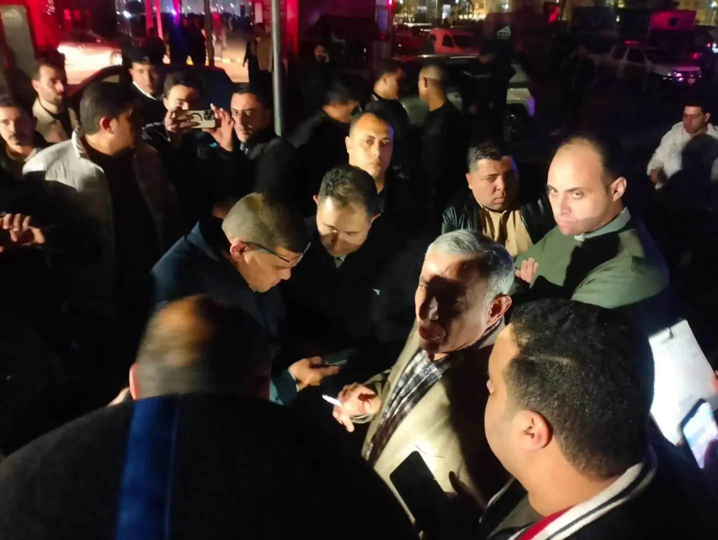 فرحة العيد تتحول لمأساة في دمياط.. مصرع 3 أشخاص وإصابة 4 آخرين فى حادث انفجار اسطوانة غاز داخل مول تجارى - 1000483154 1