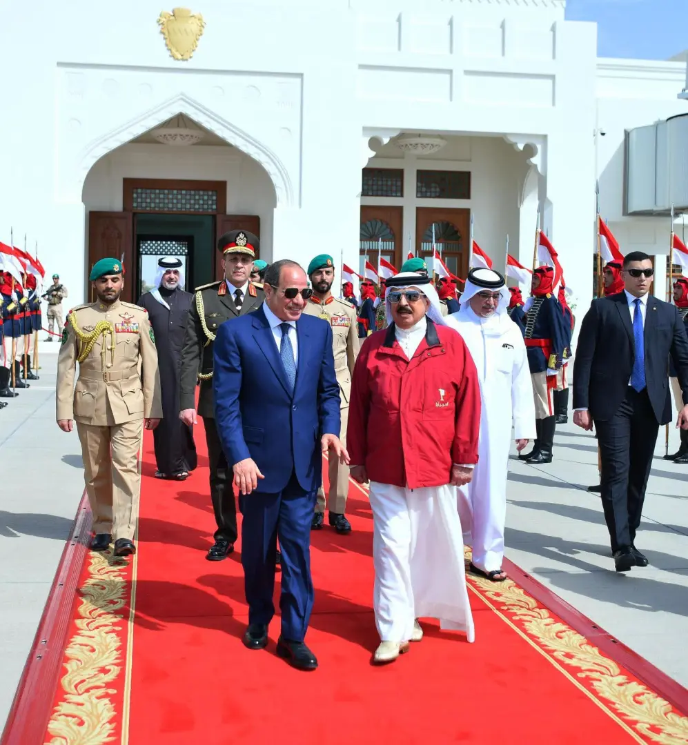 السيسي يؤكد من البحرين والسعودية: أمن الخليج جزء لا يتجزأ من الأمن القومي المصري - 1000486376
