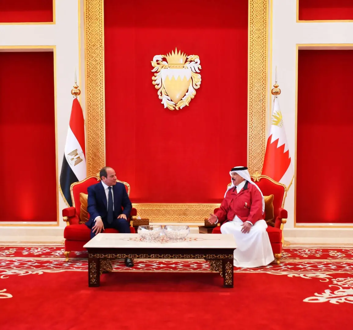 السيسي يؤكد من البحرين والسعودية: أمن الخليج جزء لا يتجزأ من الأمن القومي المصري - 1000486380