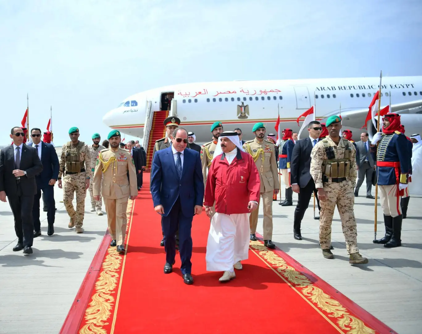 السيسي يؤكد من البحرين والسعودية: أمن الخليج جزء لا يتجزأ من الأمن القومي المصري - 1000486381