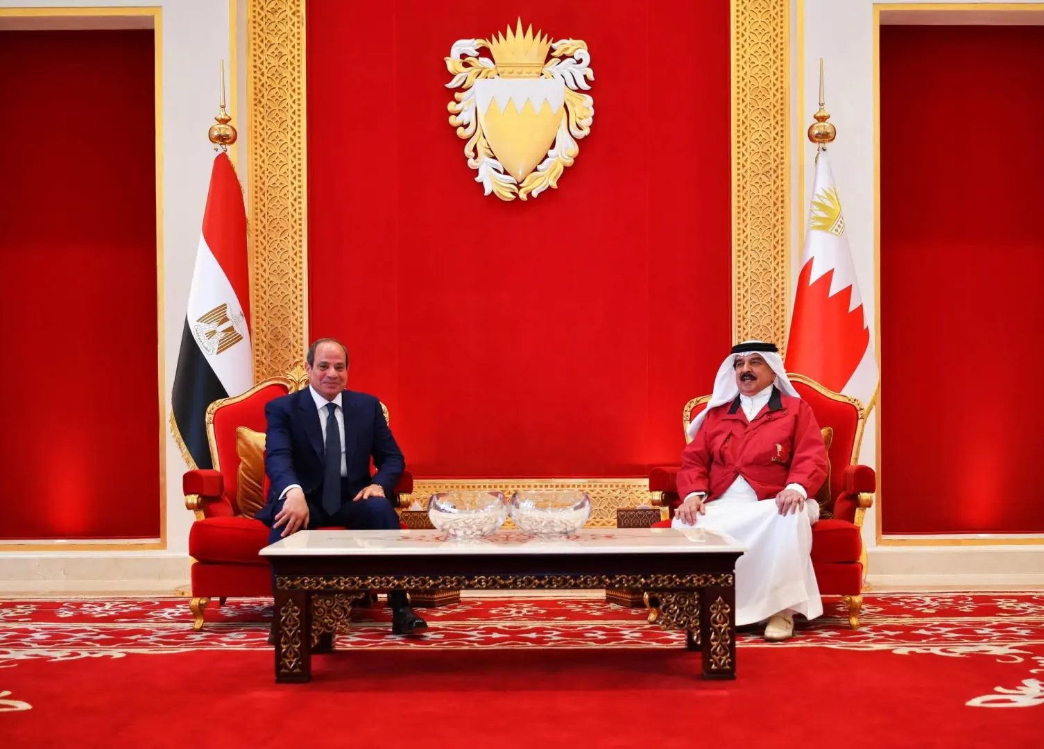 السيسي يؤكد من البحرين والسعودية: أمن الخليج جزء لا يتجزأ من الأمن القومي المصري - 1000486383
