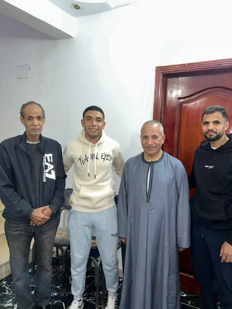 بقميص ليفربول .. أحمد موسي يشارك في مباراة لكرة القدم مع أهالي بلدته بسوهاج - 1000486808