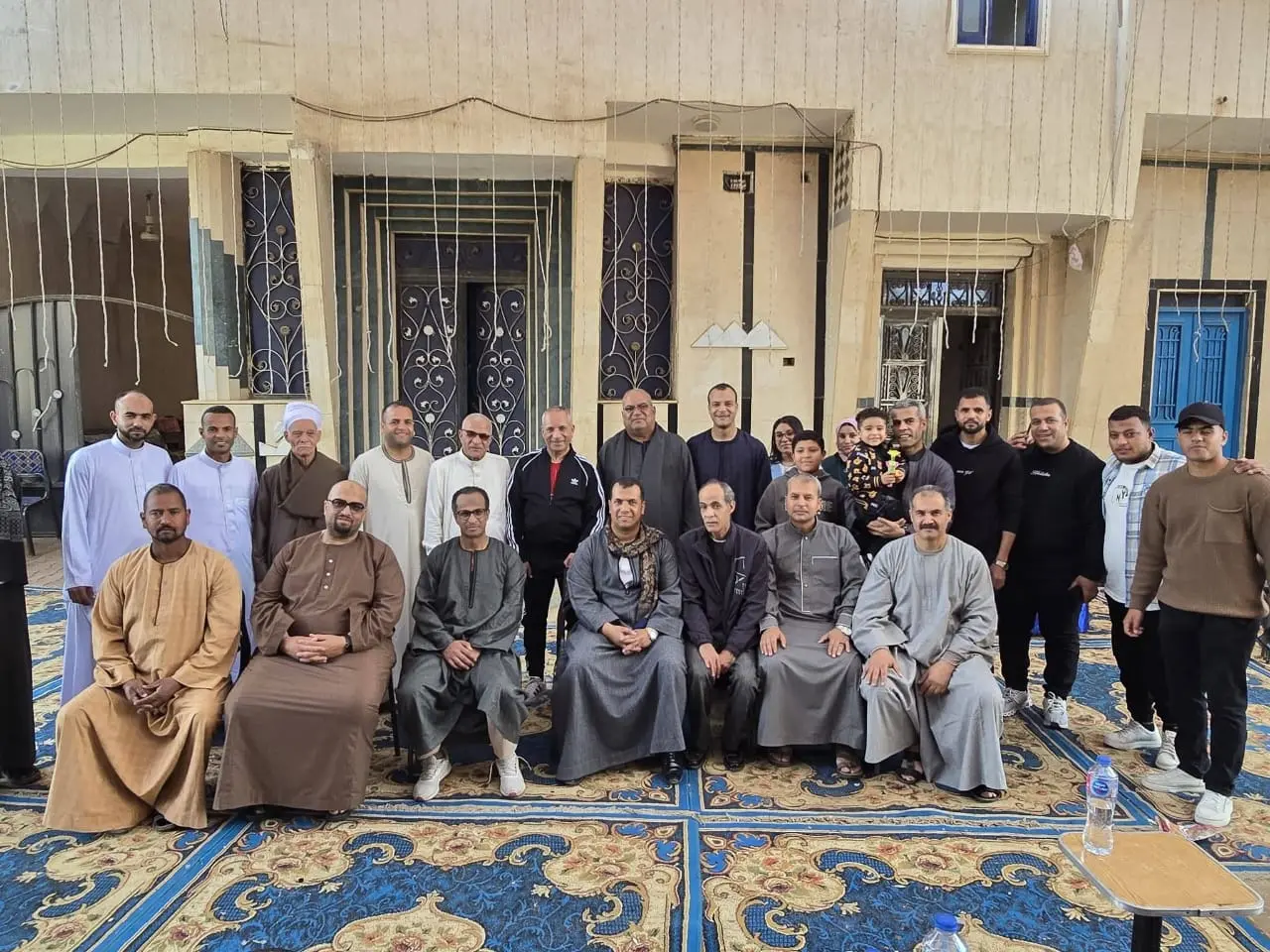 بقميص ليفربول .. أحمد موسي يشارك في مباراة لكرة القدم مع أهالي بلدته بسوهاج - 1000486810