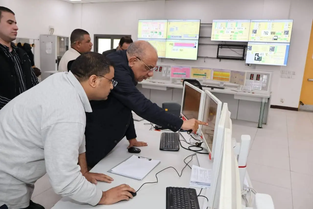 وزير الكهرباء من قلب «محطة بني سويف»: 4800 ميجاوات تدعم الشبكة.. وخطة لخفض استهلاك الوقود قبل ذروة الصيف - 1000490035