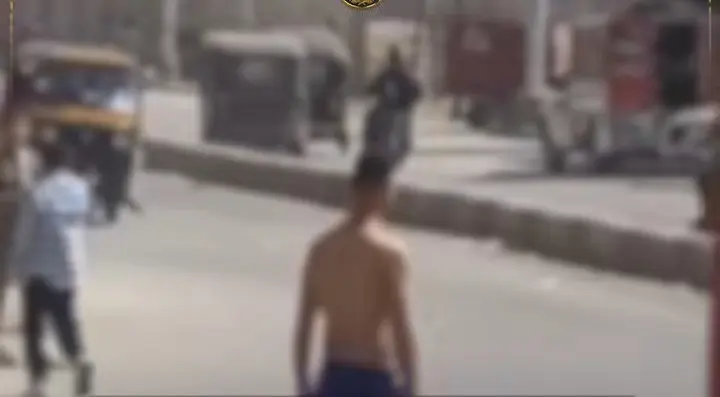 ضبط شخص روع المارة بسلاح أبيض في الفيوم - 1000490563