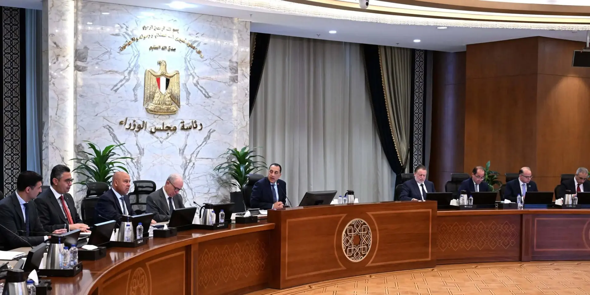 رئيس الوزراء يترأس اجتماع المجموعة الوزارية الاقتصادية - 1000492566