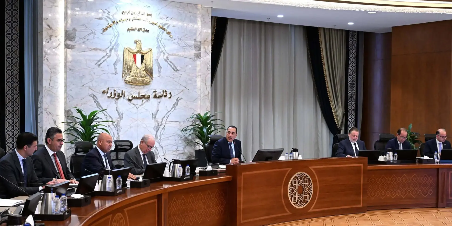 رئيس الوزراء يترأس اجتماع المجموعة الوزارية الاقتصادية
