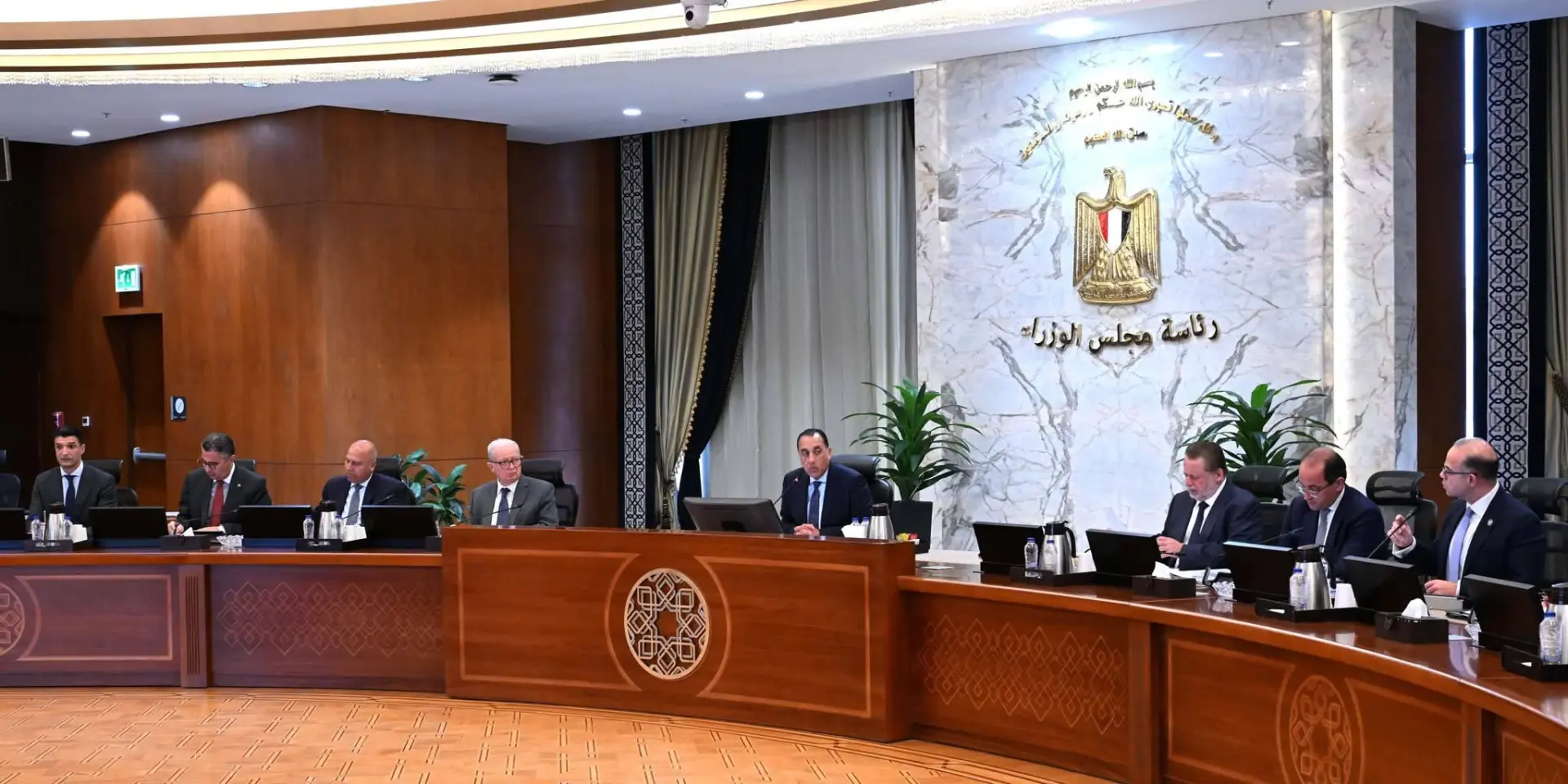 رئيس الوزراء يترأس اجتماع المجموعة الوزارية الاقتصادية - 1000492569