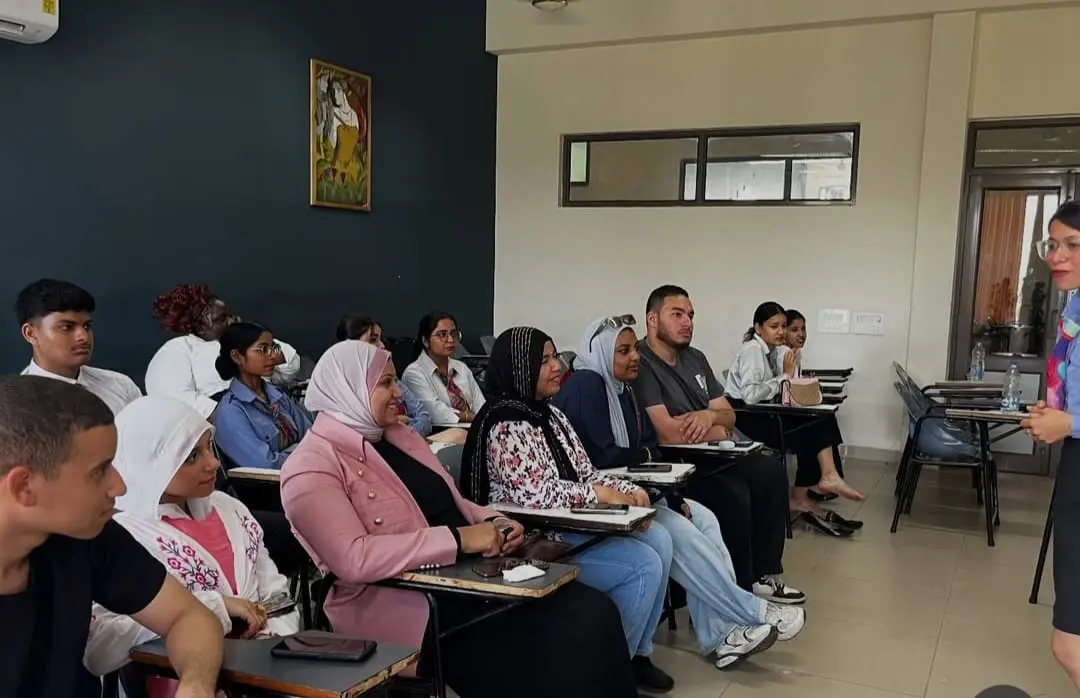 طلاب جامعتي الأقصر الحكومية والأهلية يشاركون في فعاليات الأسبوع العالمي بالهند - 1000492795