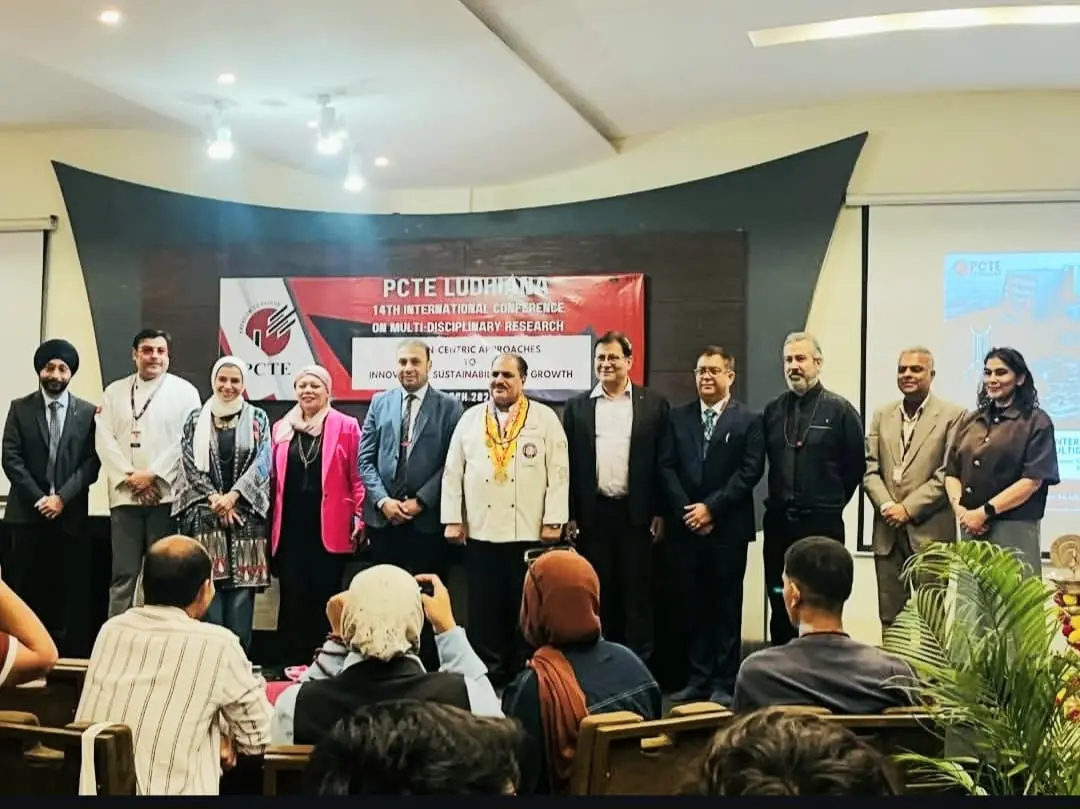 طلاب جامعتي الأقصر الحكومية والأهلية يشاركون في فعاليات الأسبوع العالمي بالهند - 1000492810