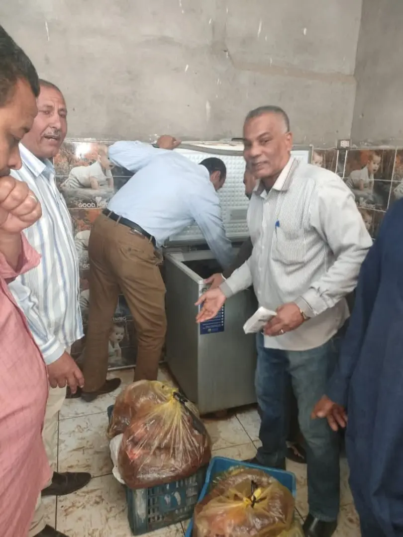 تموين قنا يضبط 90 كجم لحوم فاسدة داخل مطعم بأبوتشت - 1000495221