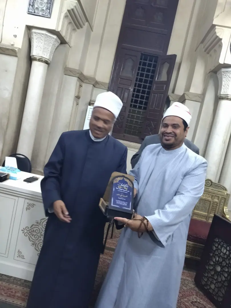 أوقاف قنا تكرم 25 إمامًا تقديرًا لجهودهم خلال شهر رمضان - 1000495724