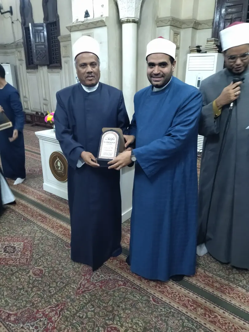أوقاف قنا تكرم 25 إمامًا تقديرًا لجهودهم خلال شهر رمضان - 1000495757