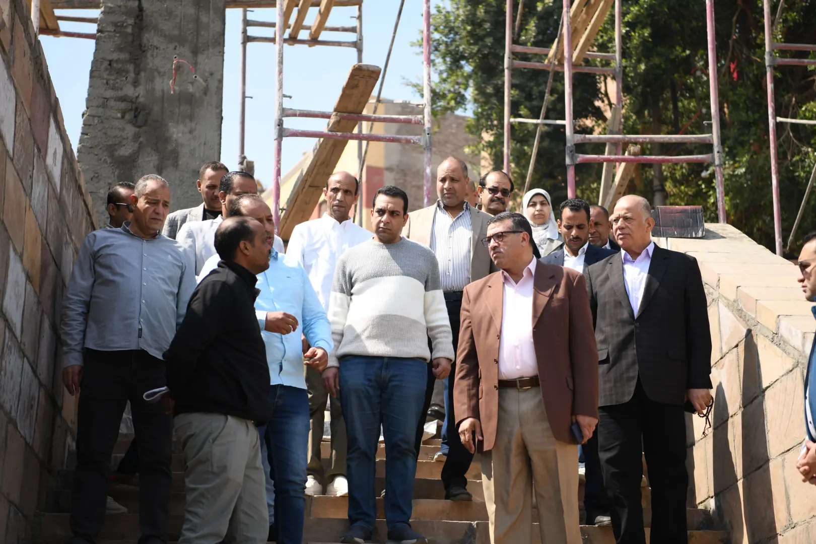 محافظ قنا يتفقد مشروعات السياحة الريفية بـ "دندرة" ويوجه بسرعة الانتهاء من أعمال تطوير المرسى - 1000499371