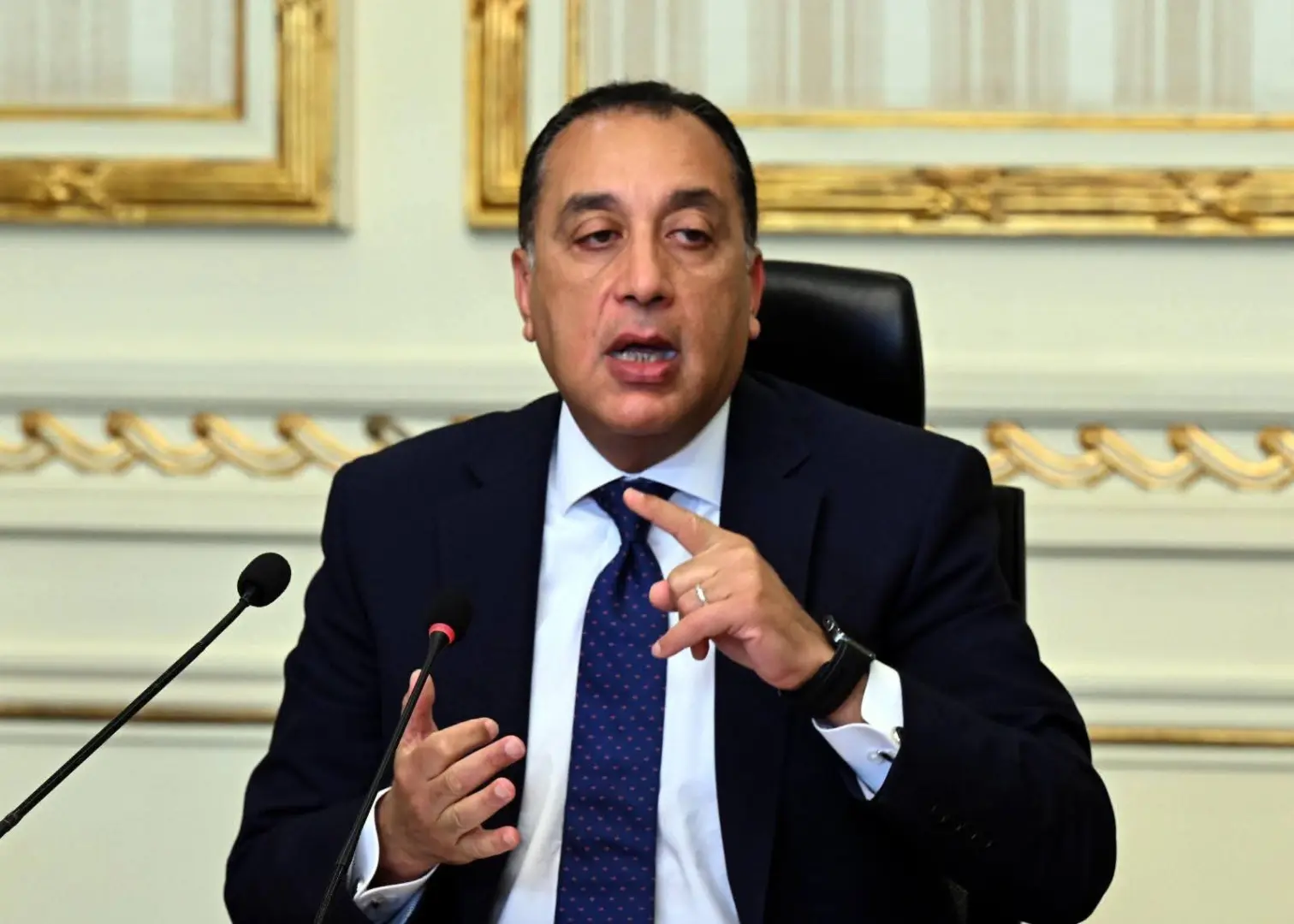 رئيس الوزراء: الحكومة تتبع سياسة التدرج في اتخاذ القرارات لضمان عدم تحميل المواطن أعباء إضافية - 1000501196